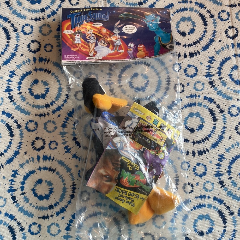 Space Jam Daffy Duck McDonald’s ‘90s Collectible Stuffed Toy NIP - Picture 2 of 5
